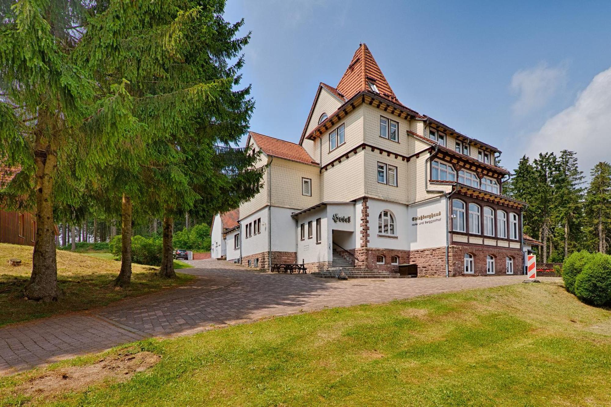 Hotel Und Berggasthof Spiessberghaus Friedrichroda Exteriör bild