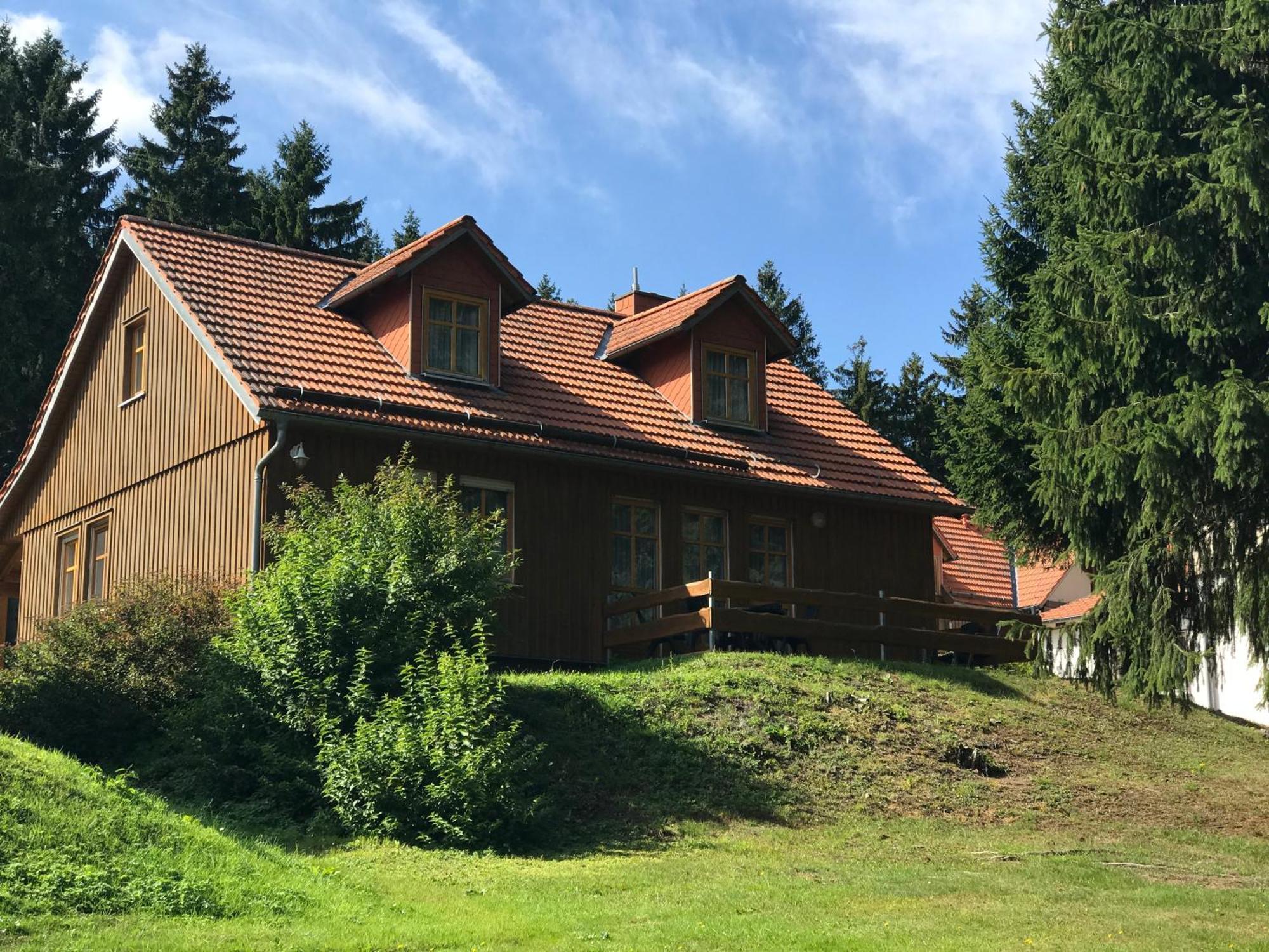 Hotel Und Berggasthof Spiessberghaus Friedrichroda Exteriör bild