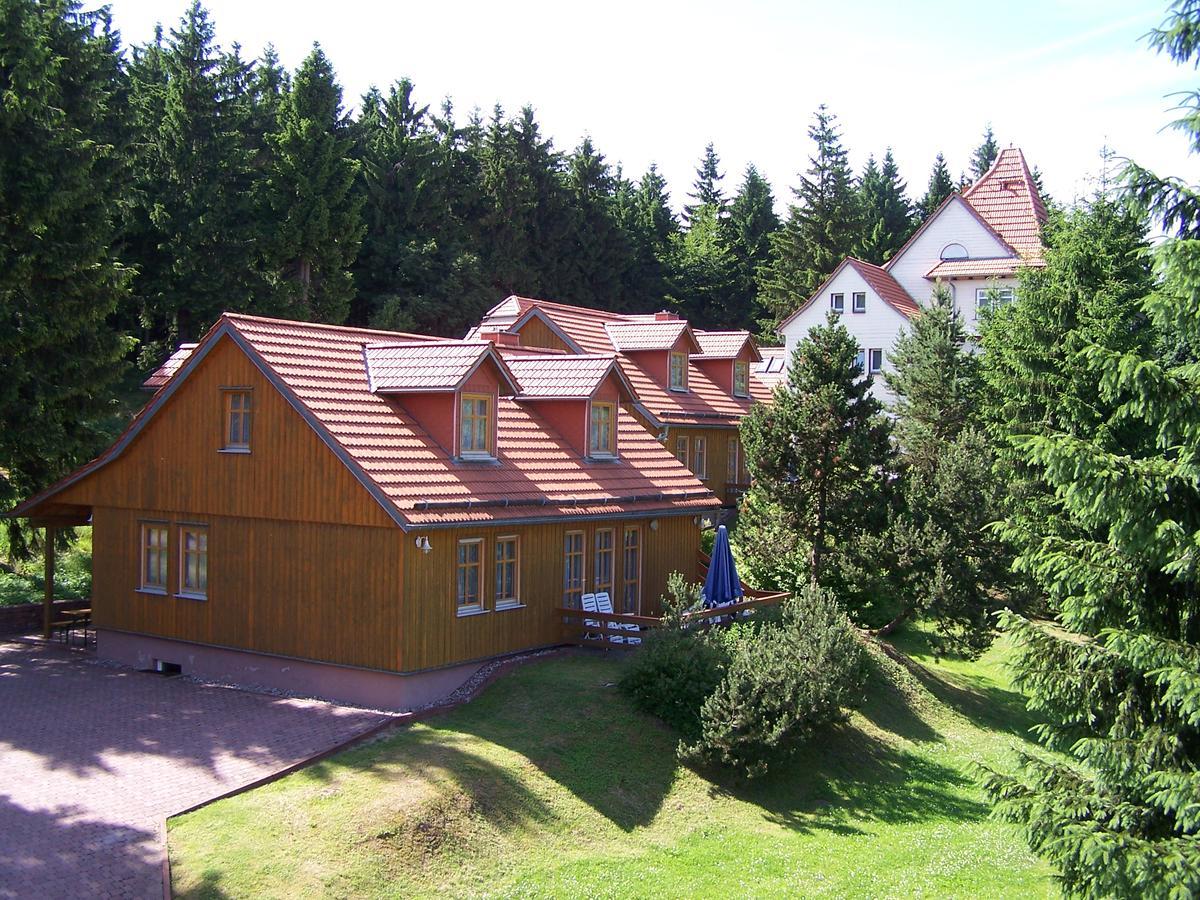 Hotel Und Berggasthof Spiessberghaus Friedrichroda Exteriör bild