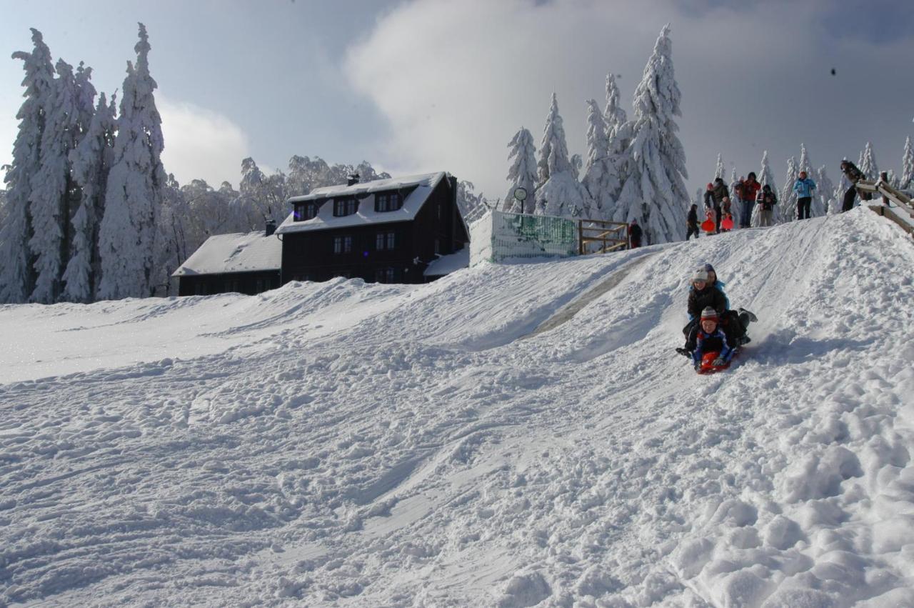 Hotel Und Berggasthof Spiessberghaus Friedrichroda Exteriör bild
