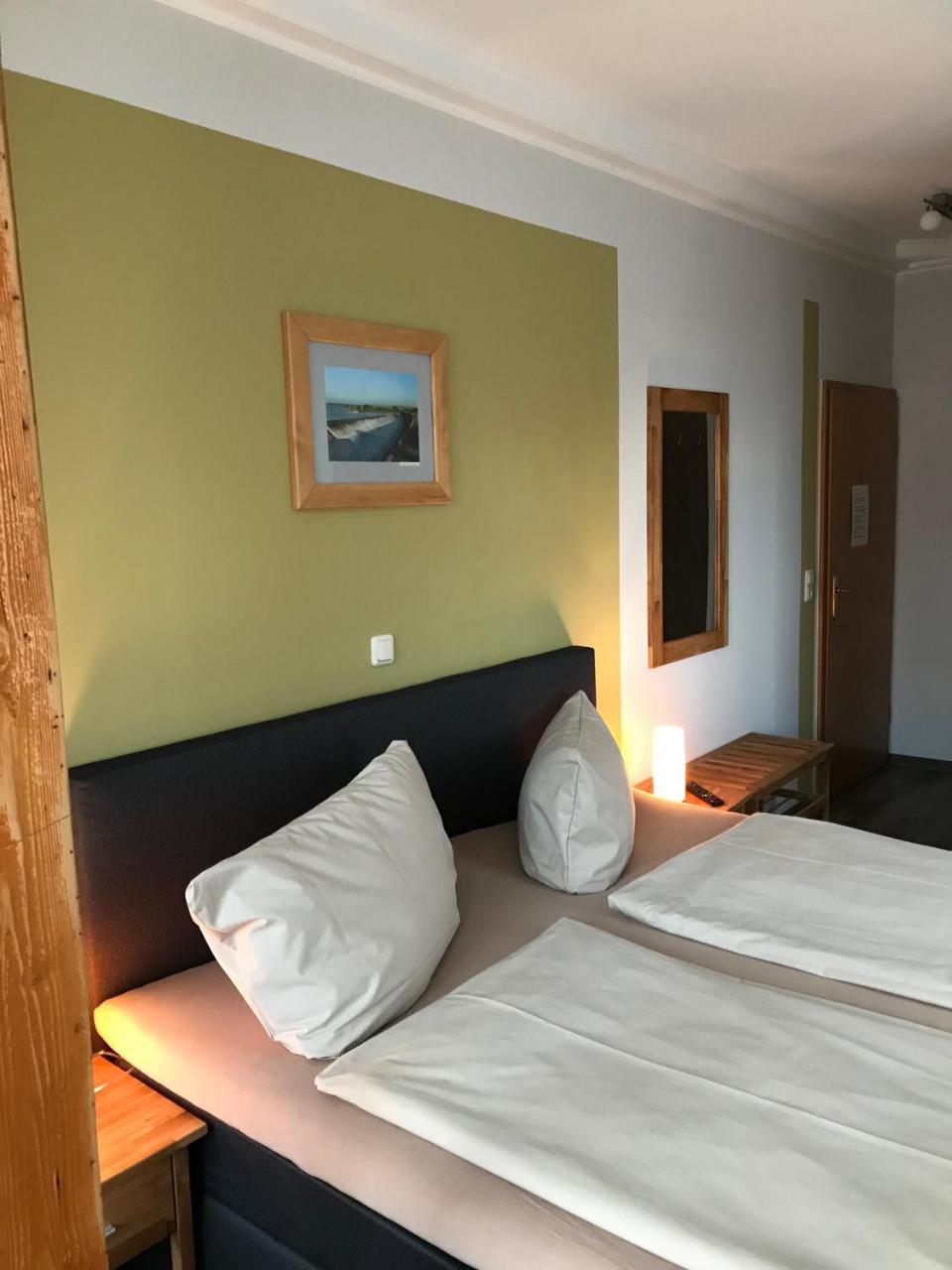Hotel Und Berggasthof Spiessberghaus Friedrichroda Exteriör bild