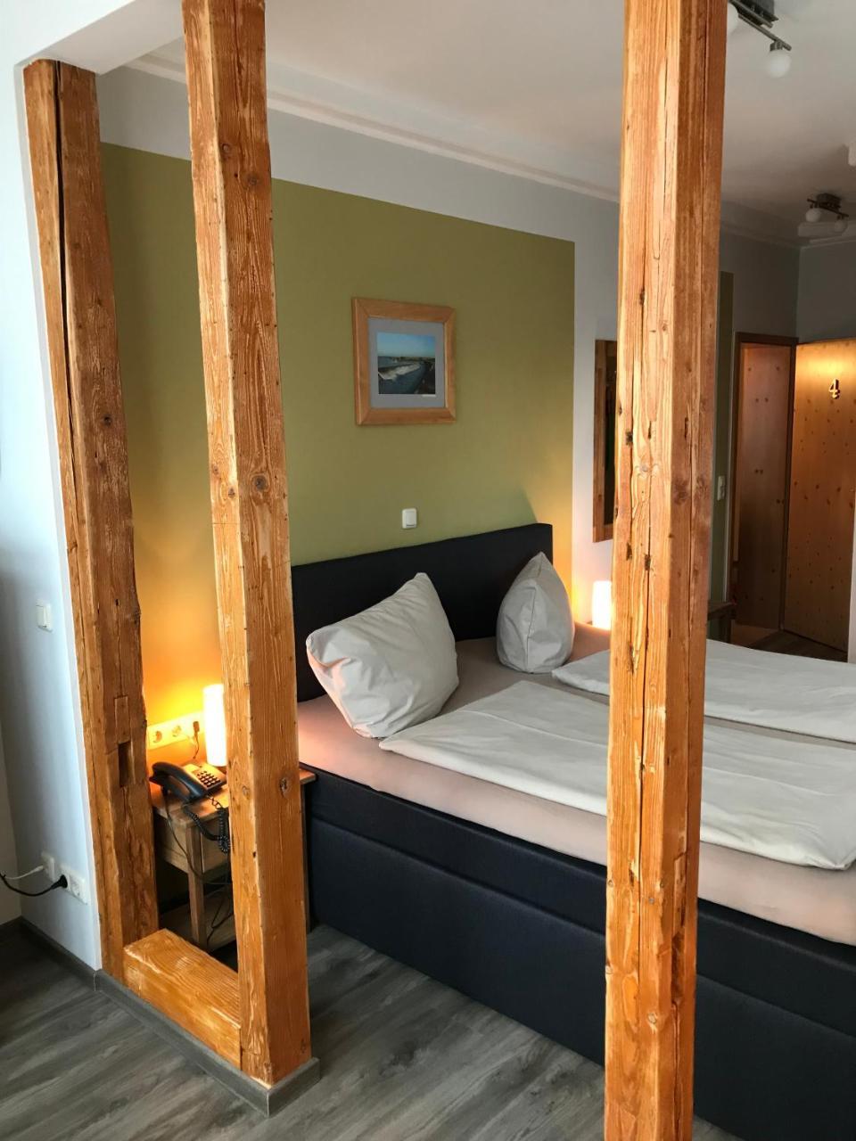 Hotel Und Berggasthof Spiessberghaus Friedrichroda Exteriör bild