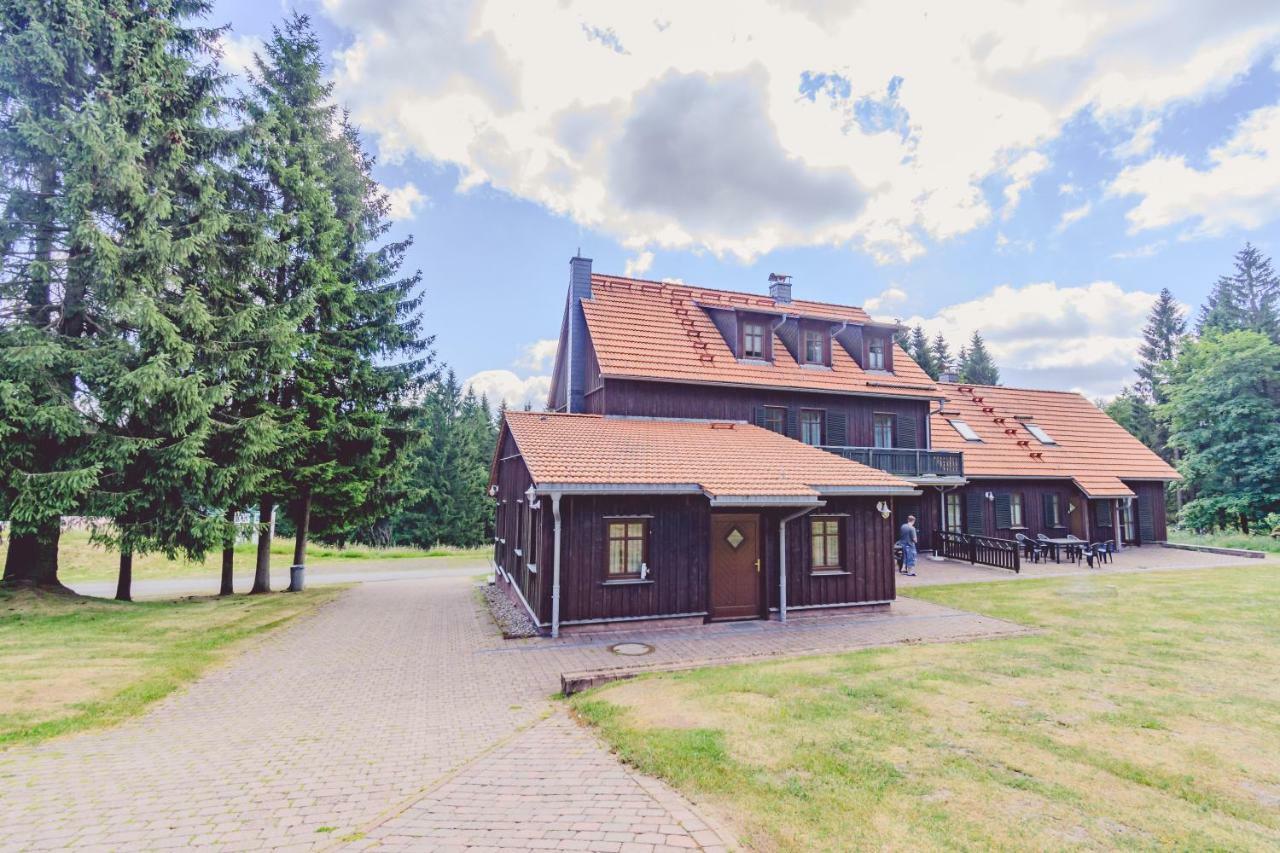 Hotel Und Berggasthof Spiessberghaus Friedrichroda Exteriör bild