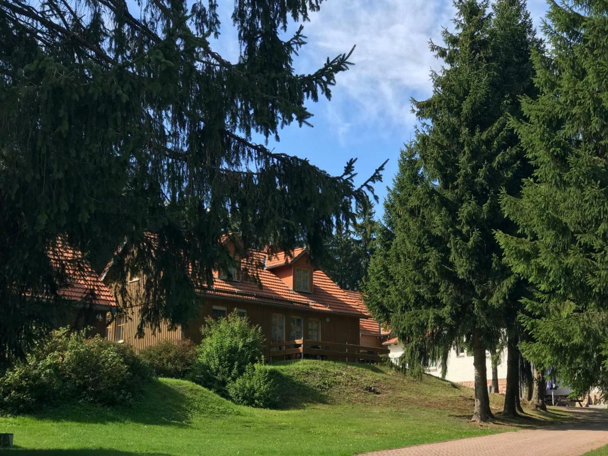 Hotel Und Berggasthof Spiessberghaus Friedrichroda Exteriör bild